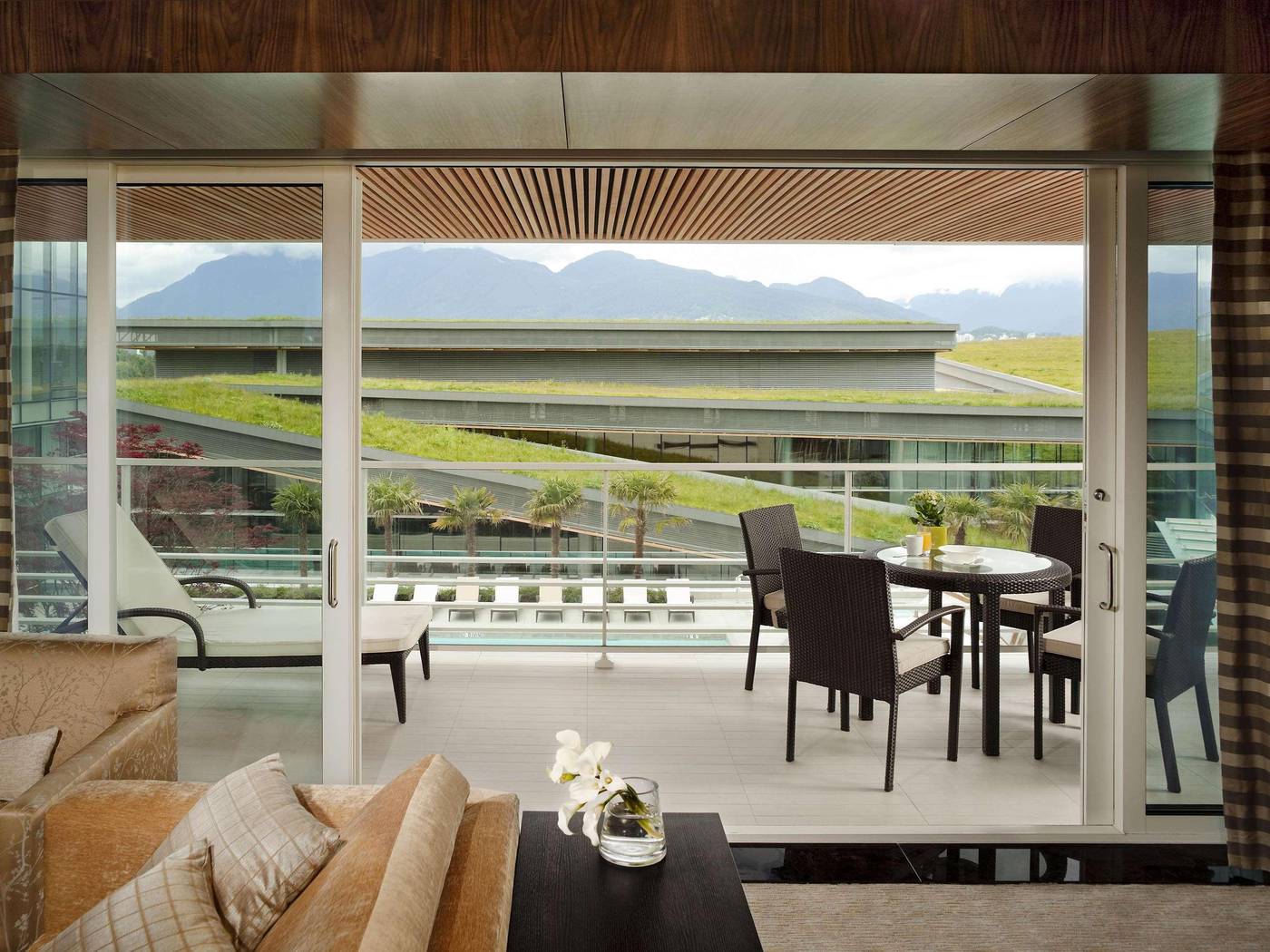 Fairmont-Pacific-Rim-Room-5