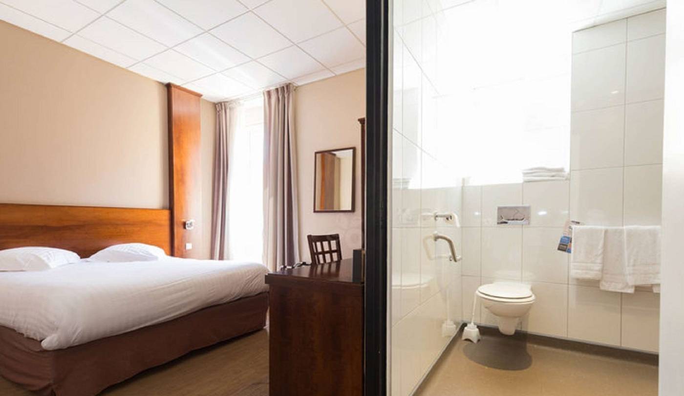 Kyriad-Nice-Centre-Gare-Room-19