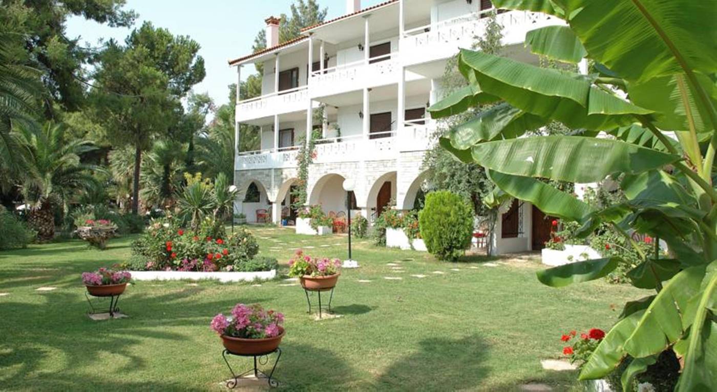 Porfi-Beach-General-view-18