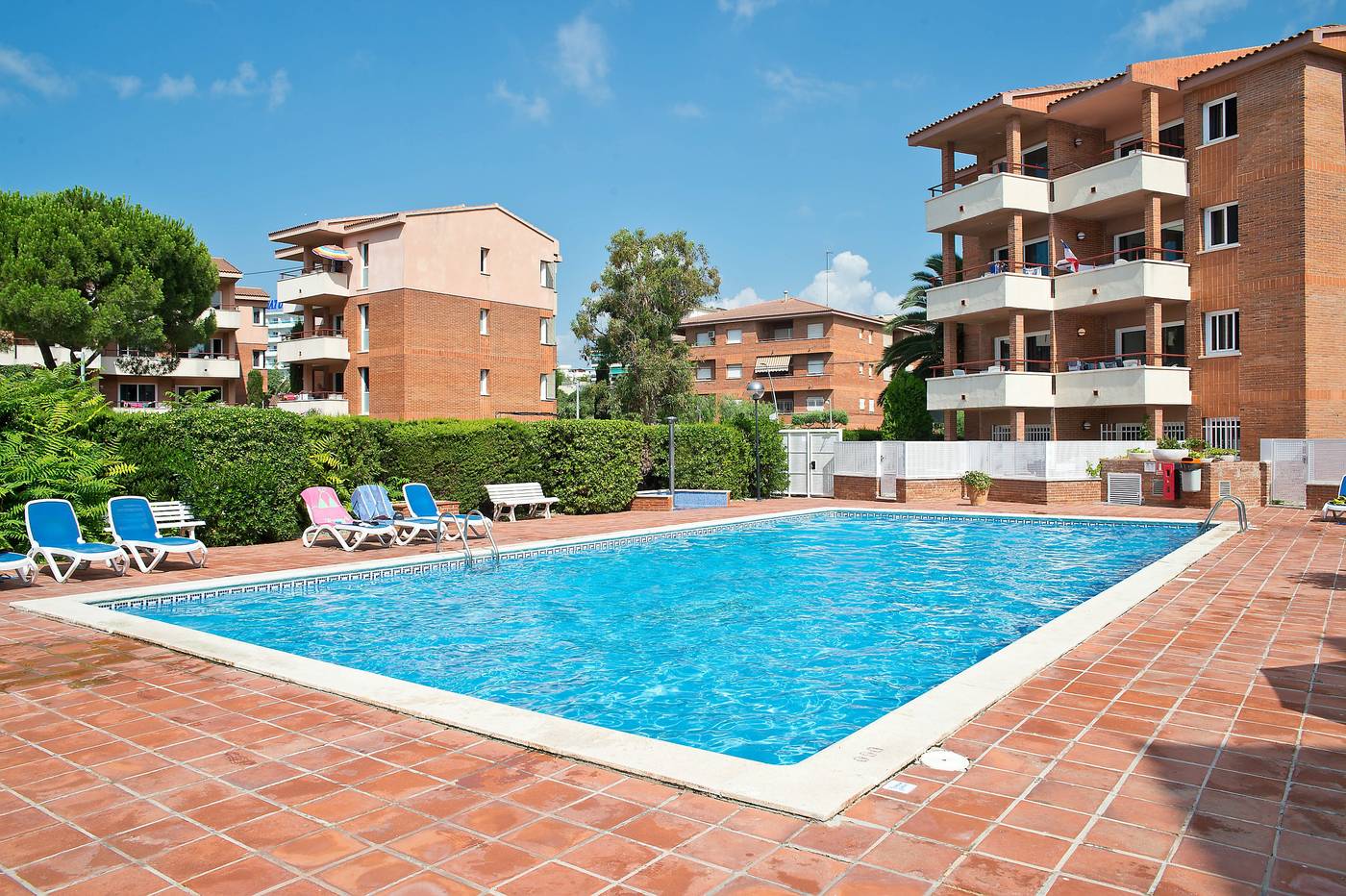 Pierre---Vacances-Comarruga-Pool-3