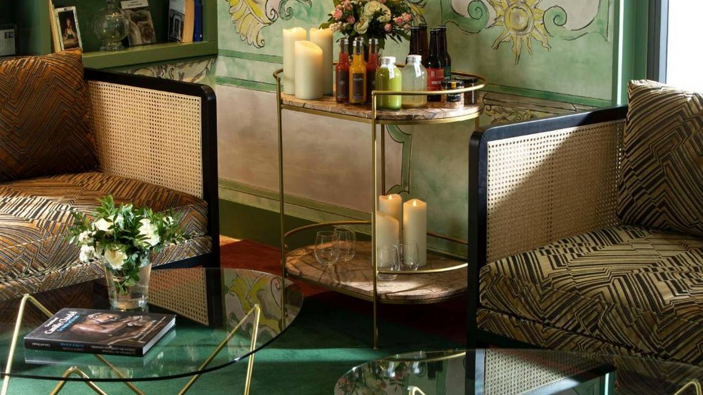 Hotel-Des-Deux-Iles---Notre-Dame-Lobby-3