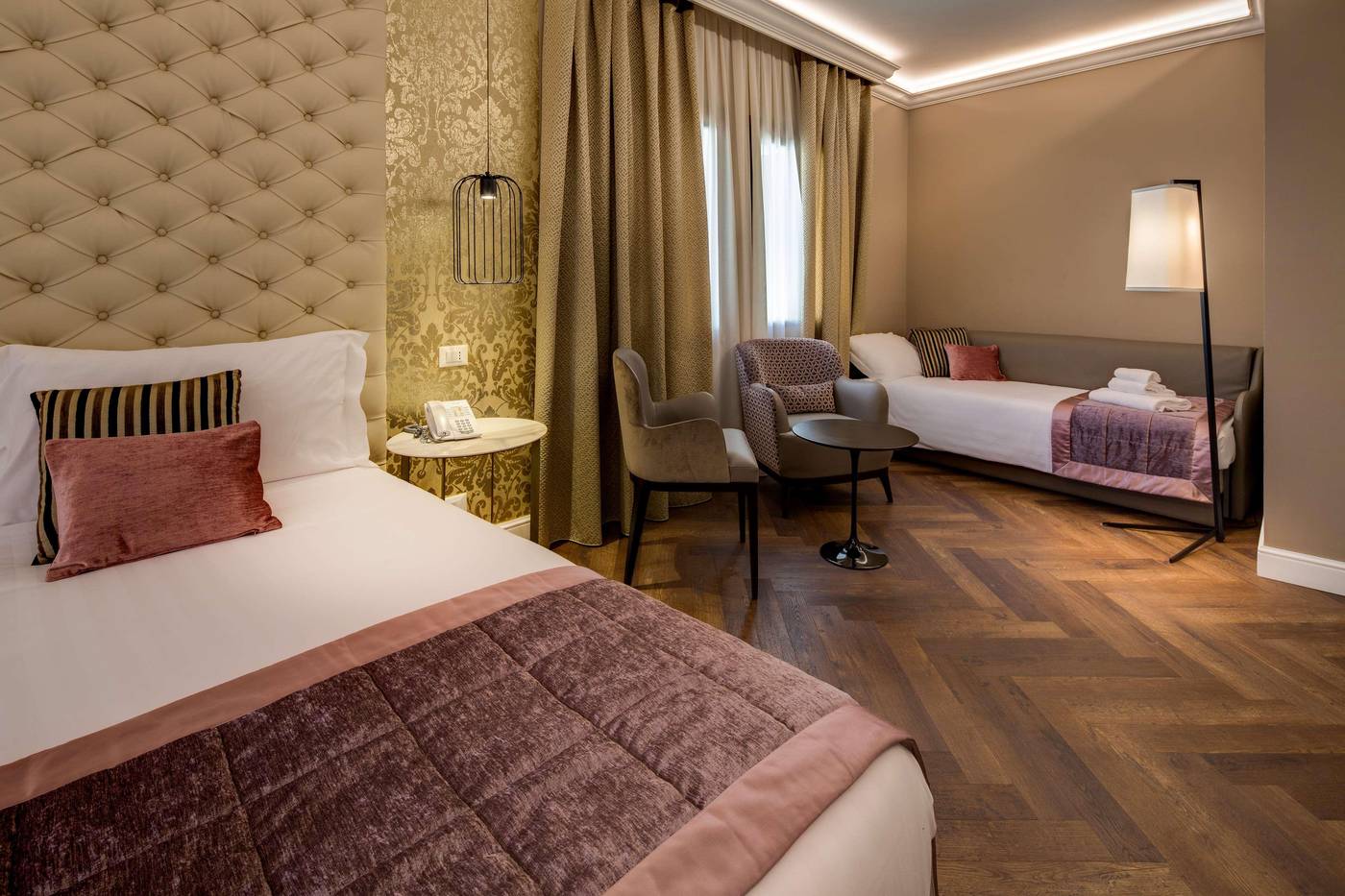 CHC-Continental--BW-Premier-Collection-Room-23