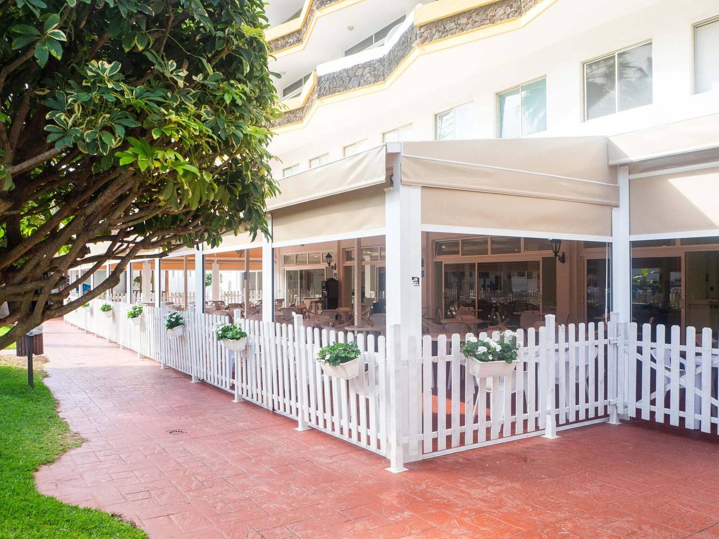 Blue-Sea-Puerto-Resort-Restaurant-15