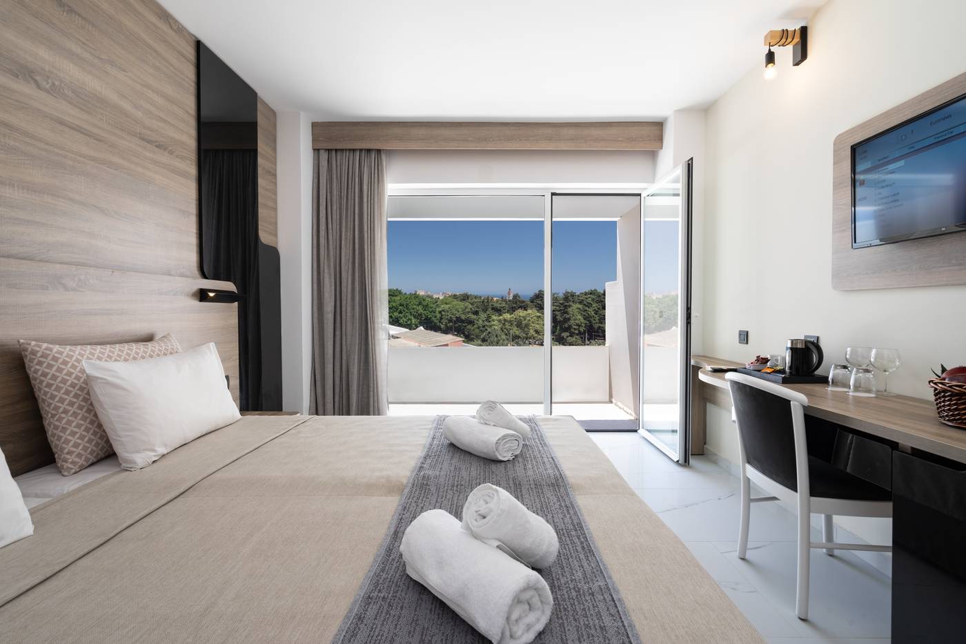 Castellum-Suites-Room-13