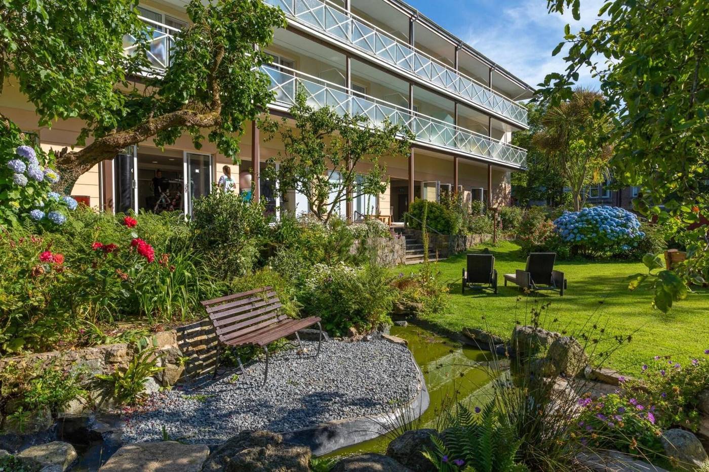 Les-Rocquettes-Hotel-General-view-1