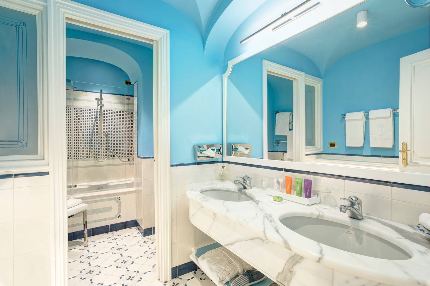 Grand-Hotel-Royal-Room-49