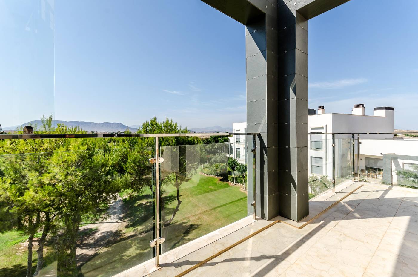 El-Plantio-Golf-Resort-Room-8