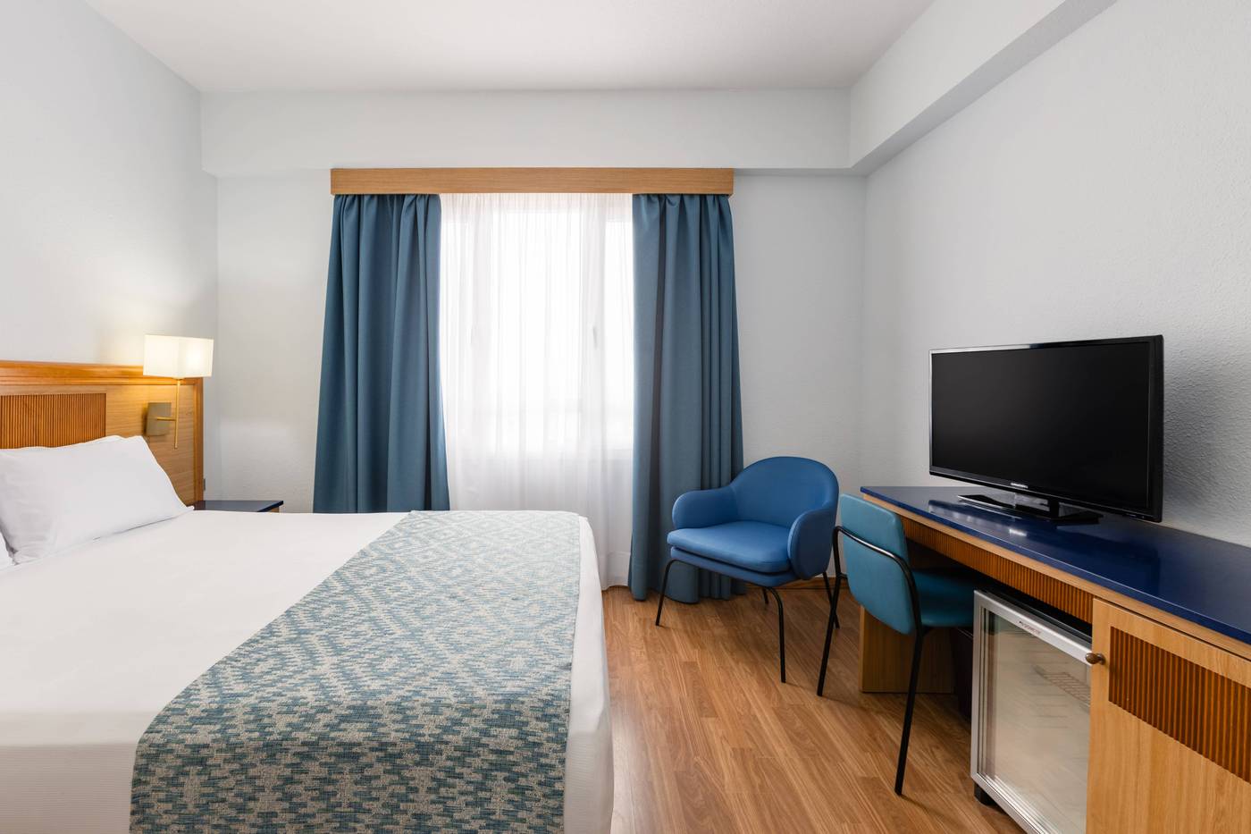 Catalonia-las-Vegas-Room-26