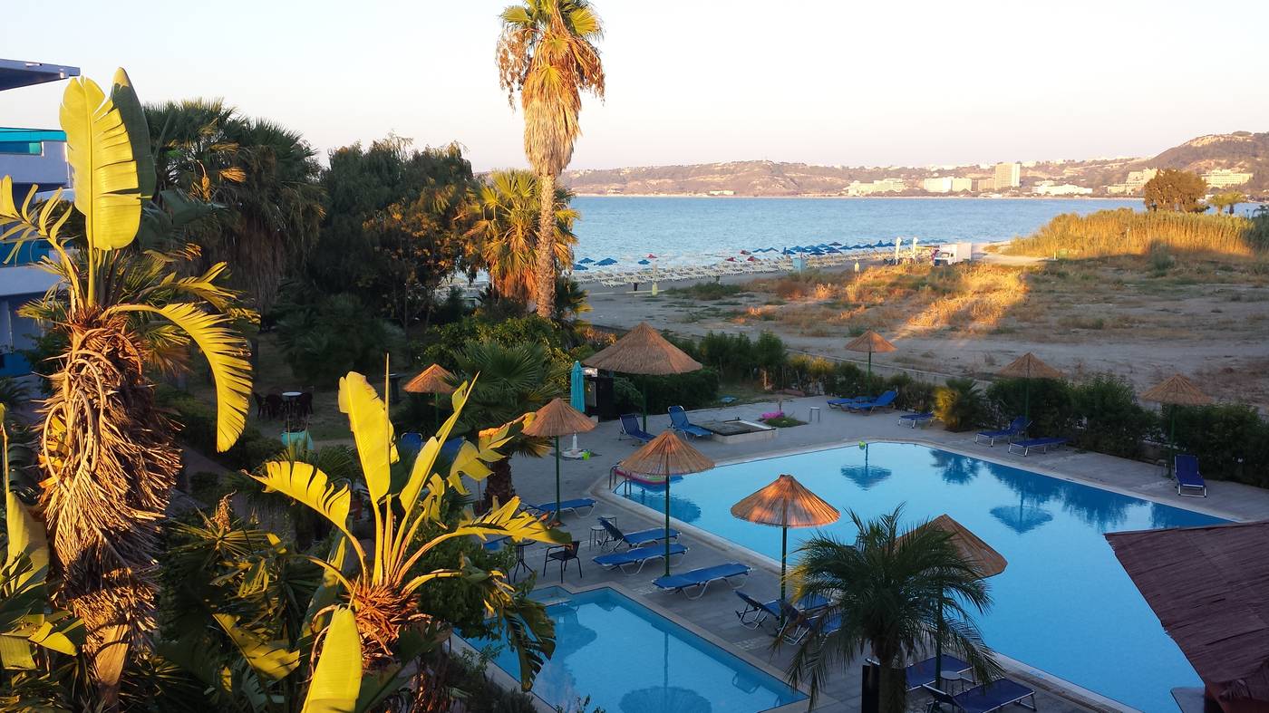 Area-Blue-Beach-Apartment-Room-20