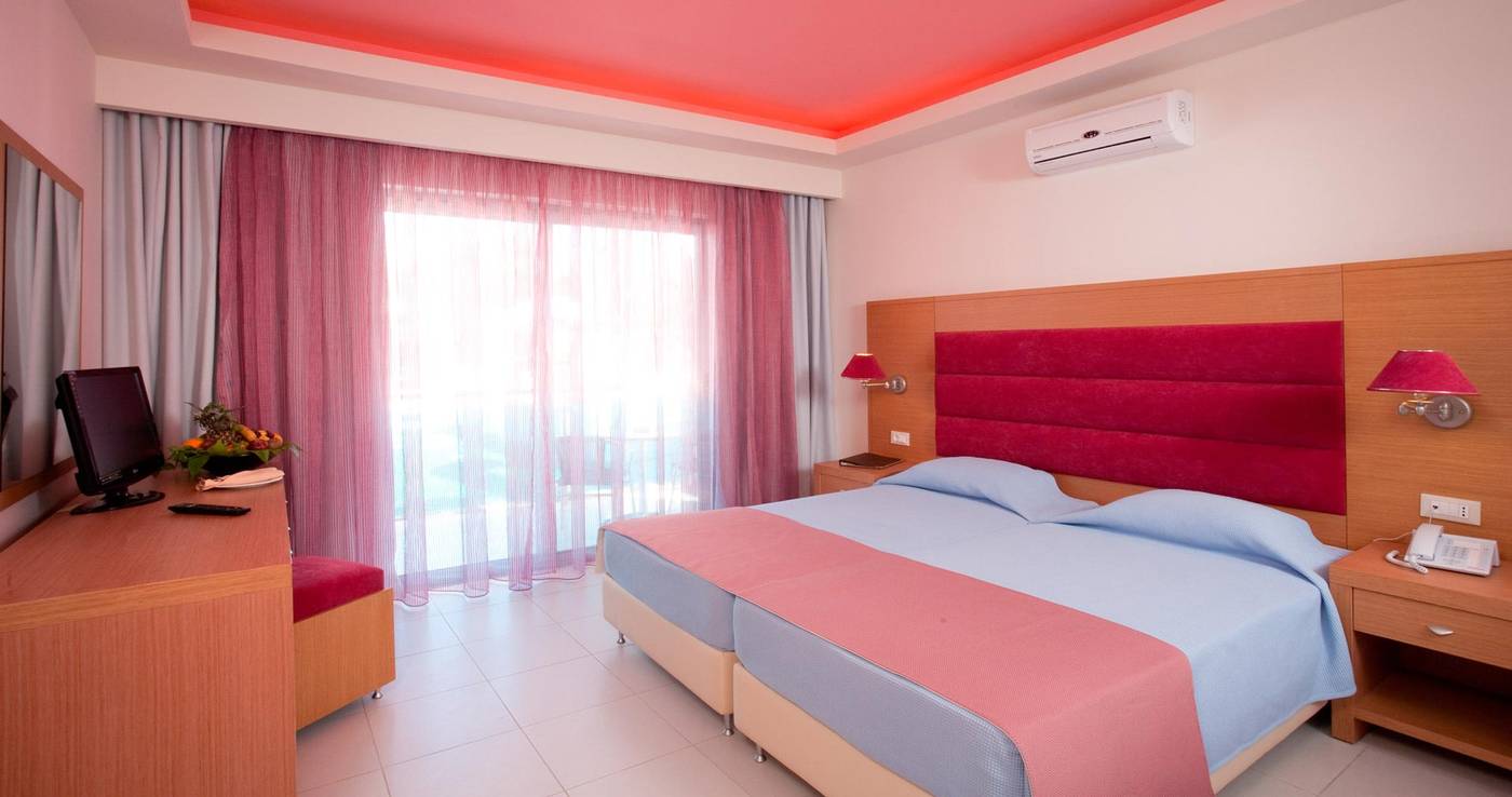 Lydia-Maris-Room-38
