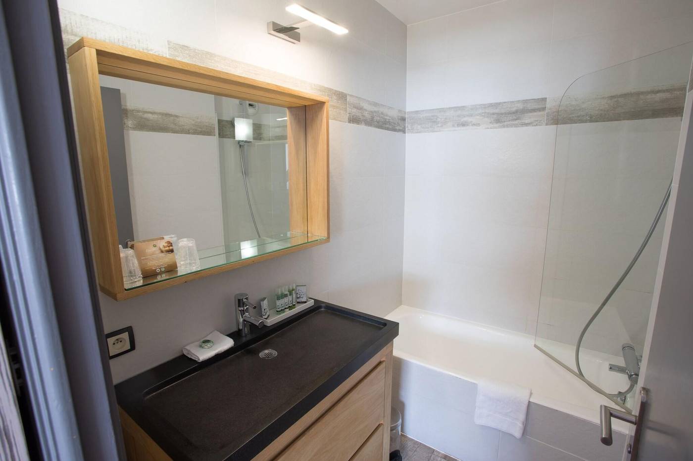 Eden-Hotel---Spa-Room-25