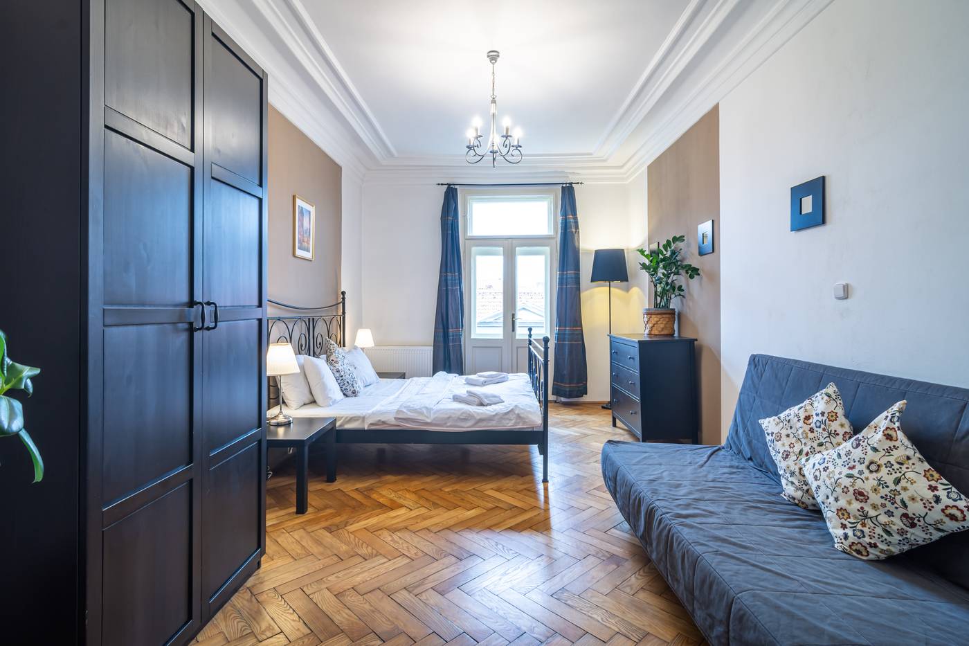 Royal-Road-Residence-Room-6