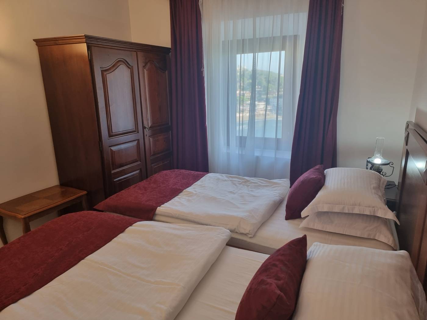 Hotel-Palata-Venezia-Room-57