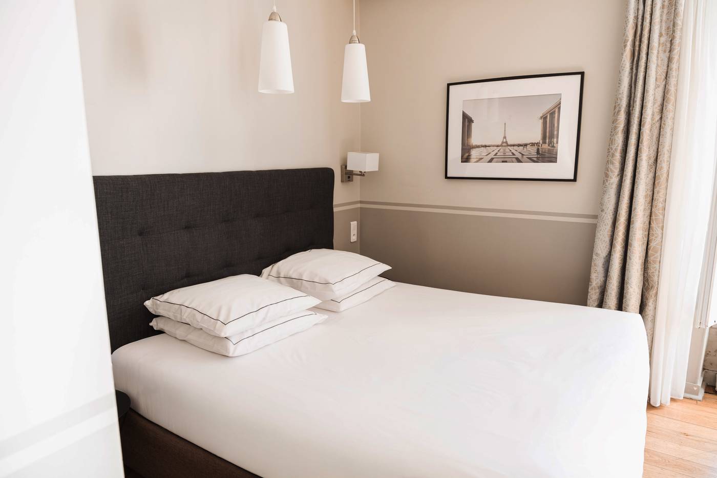 Hotel-Eiffel-Segur-Room-23