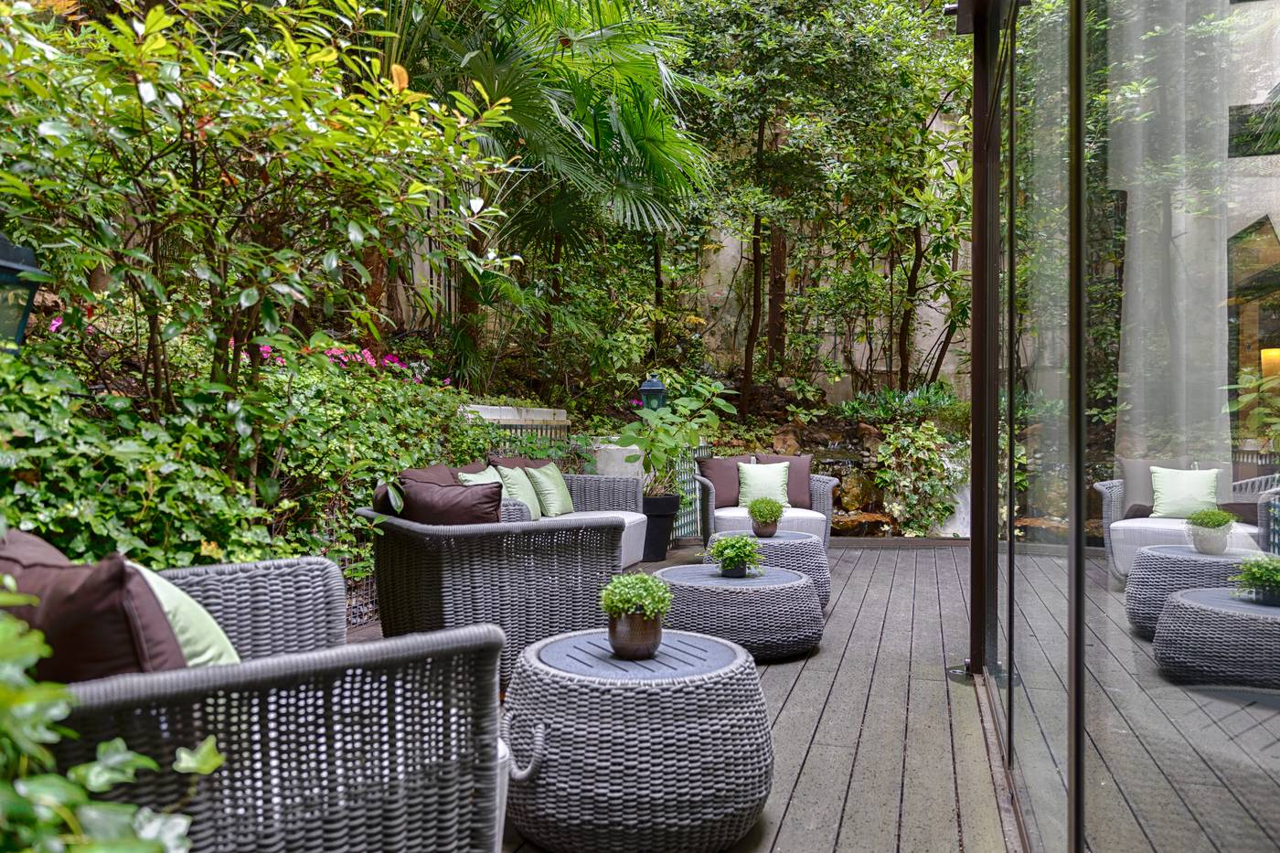Garden-Elysee-Terrace-38