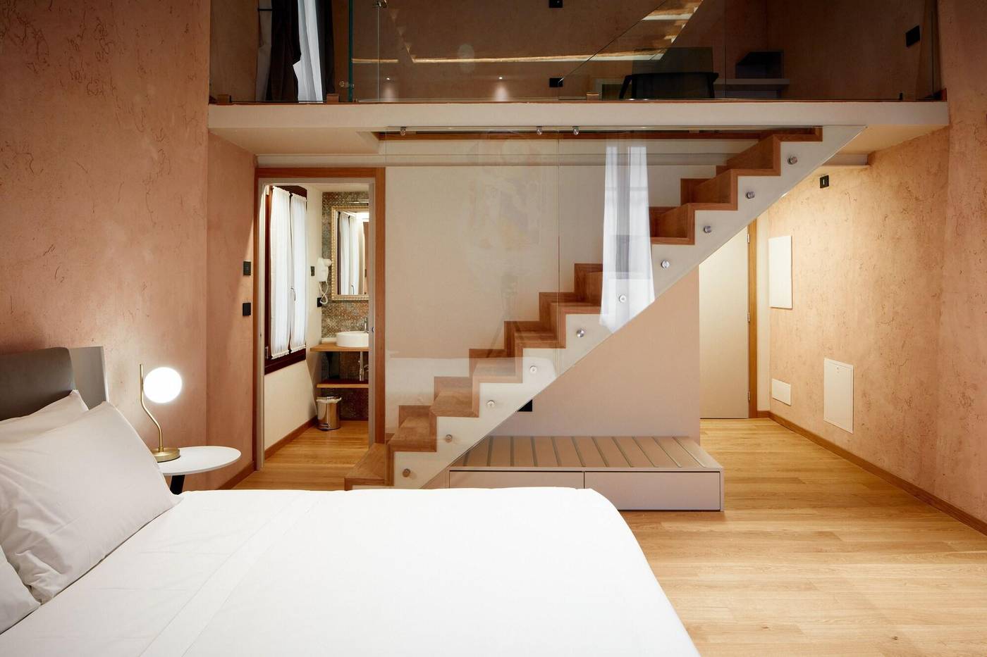 Ca--dei-Proverbi-Suites-Room-8