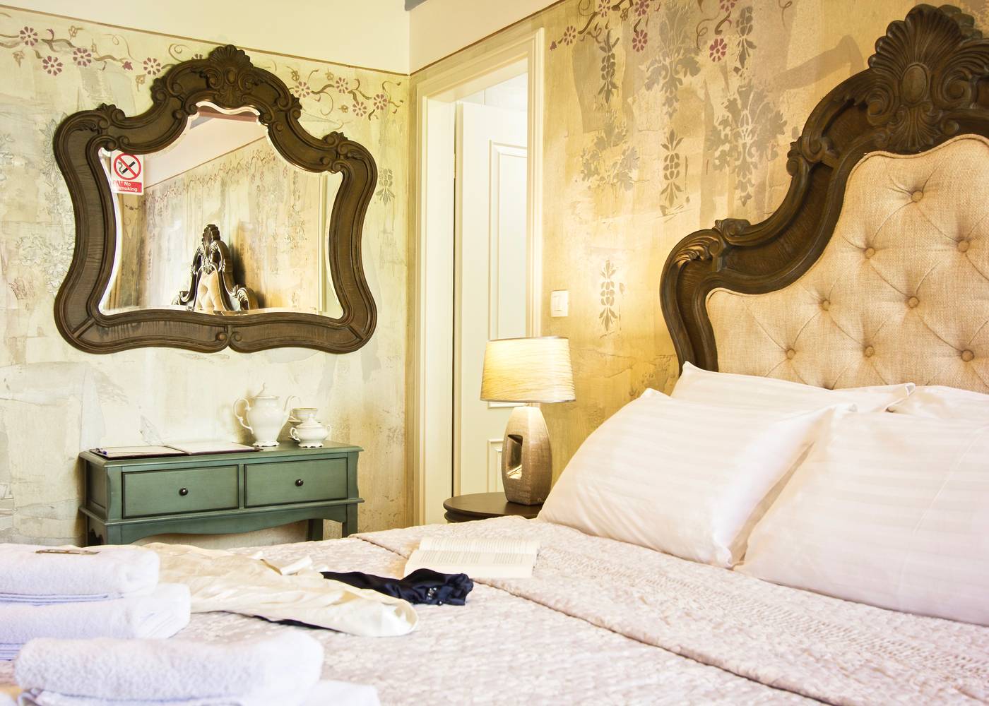 Plaza-Marchi-Old-Town---Quaint---Elegant-Hotels-Room-53