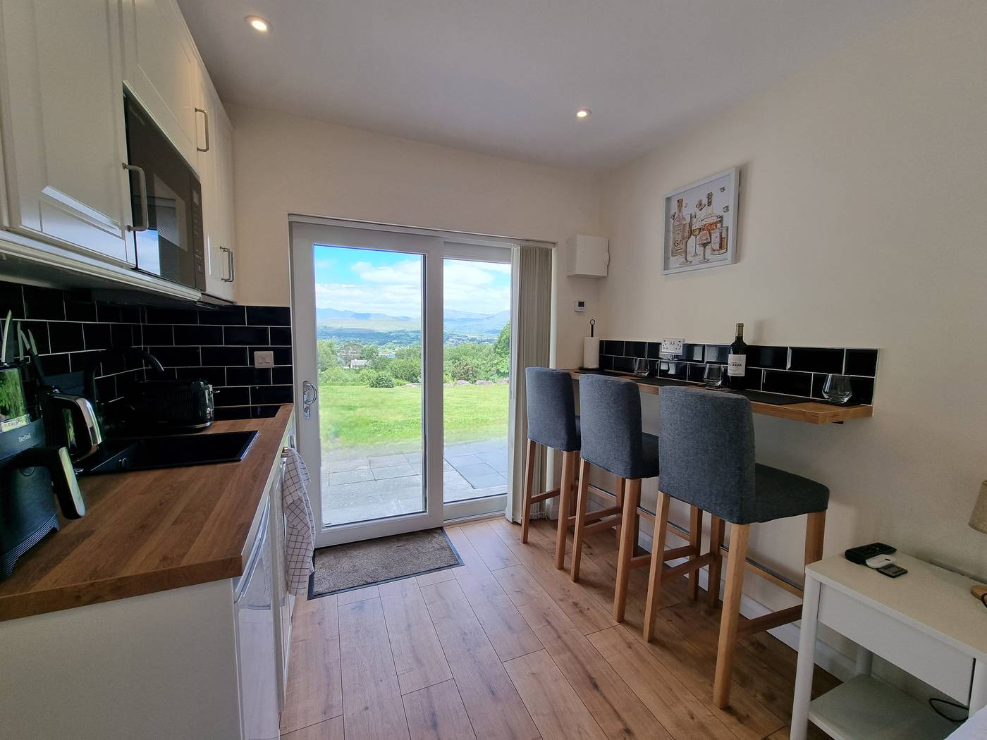 Misty Bay-Ireland-Kenmare-Room-9