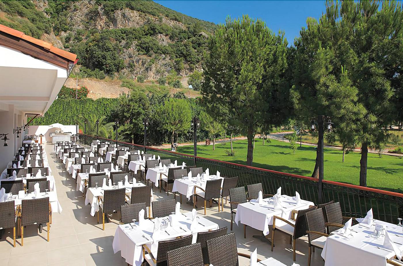 Oludeniz-Resort-by-Z-Hotels-Restaurant-10