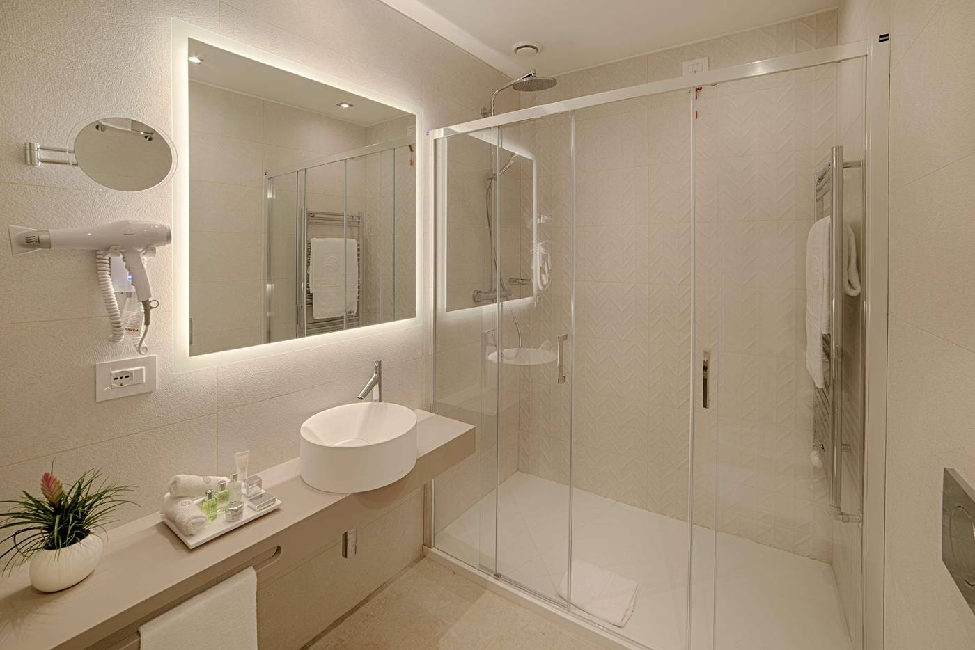 NH-Collection-Roma-Fori-Imperiali-Room-40