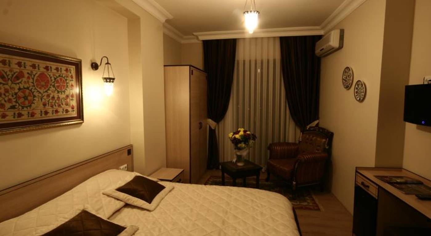 Art-City-Hotel-Room-22