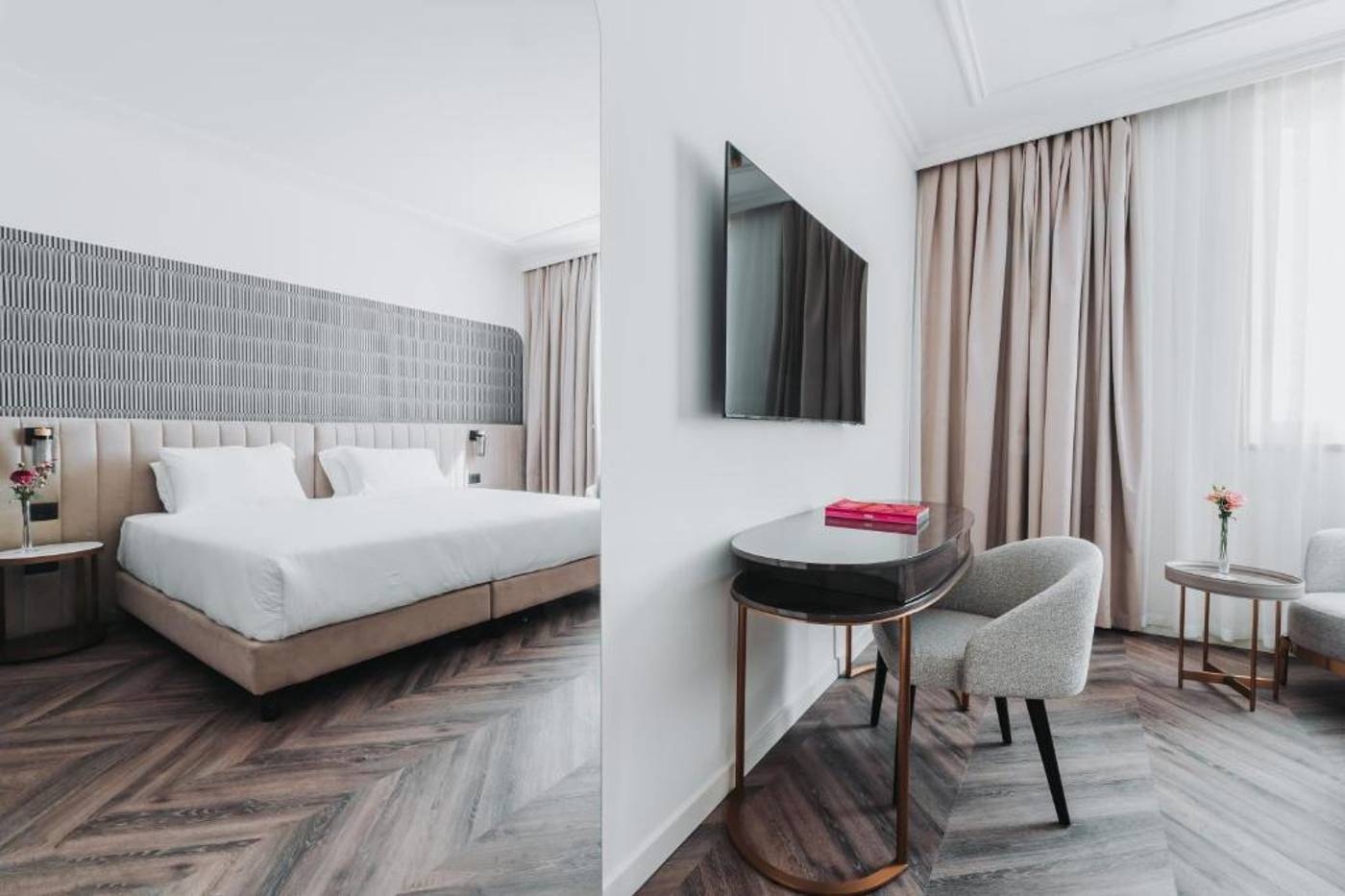 Royal-Garden-Hotel-Room-25