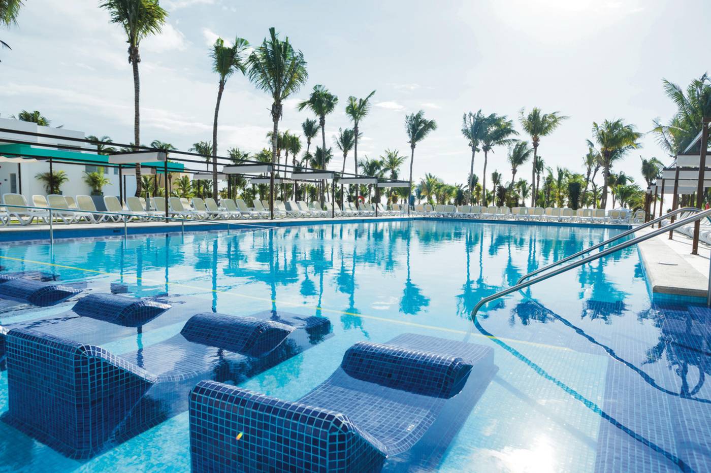 Riu-Playacar-All-Inclusive-Pool-10