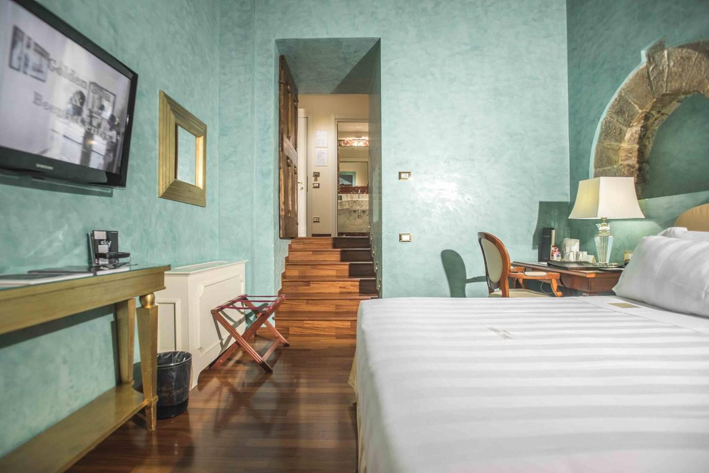 Golden-Tower-Hotel---Spa-Room-62