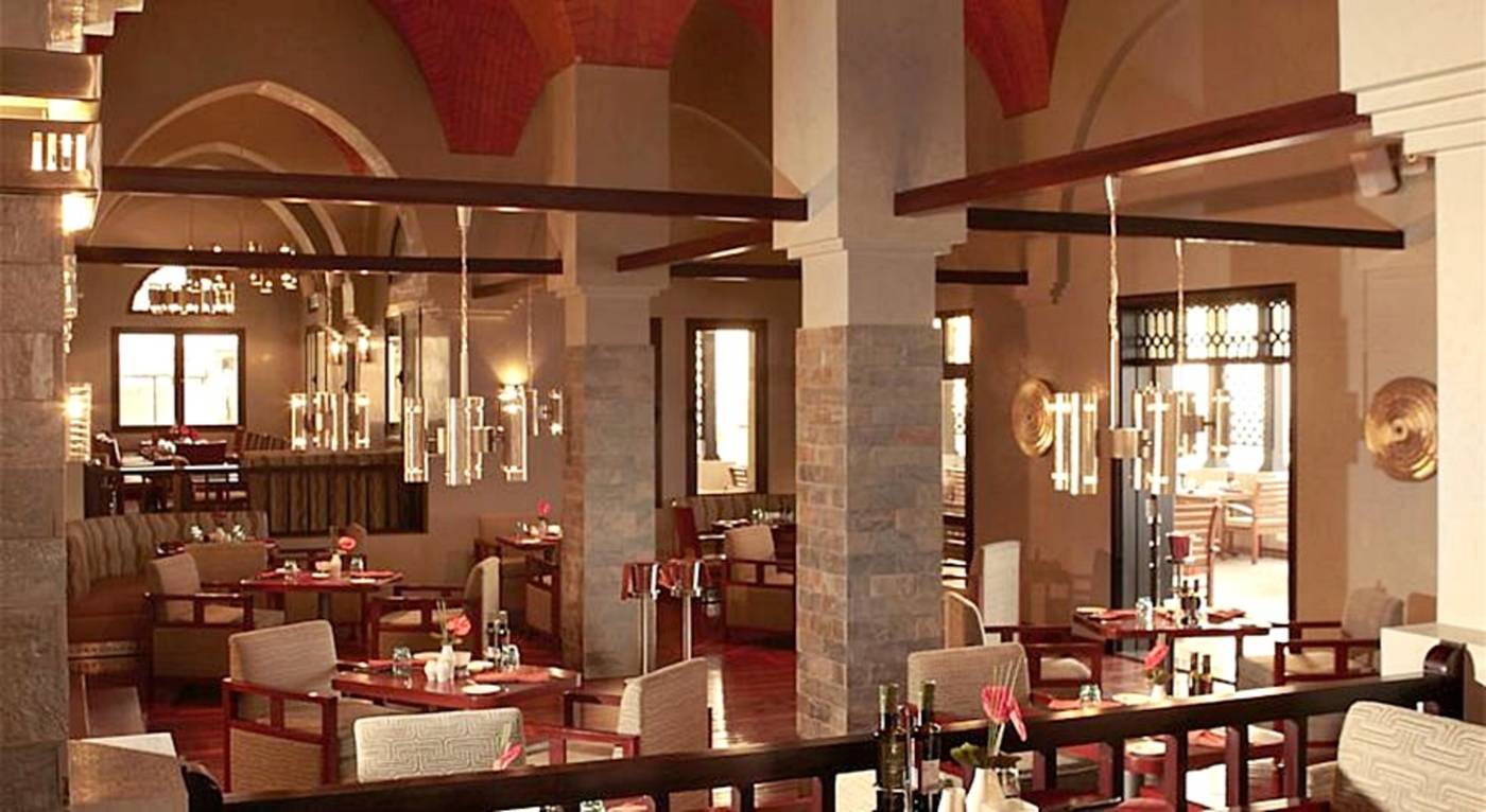 The-Cove-Rotana-Resort-Restaurant-42