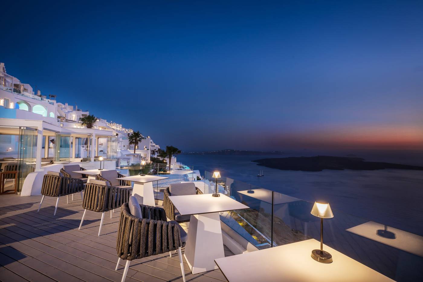 Sunrocks-Santorini---Adults-Only-Restaurant-4