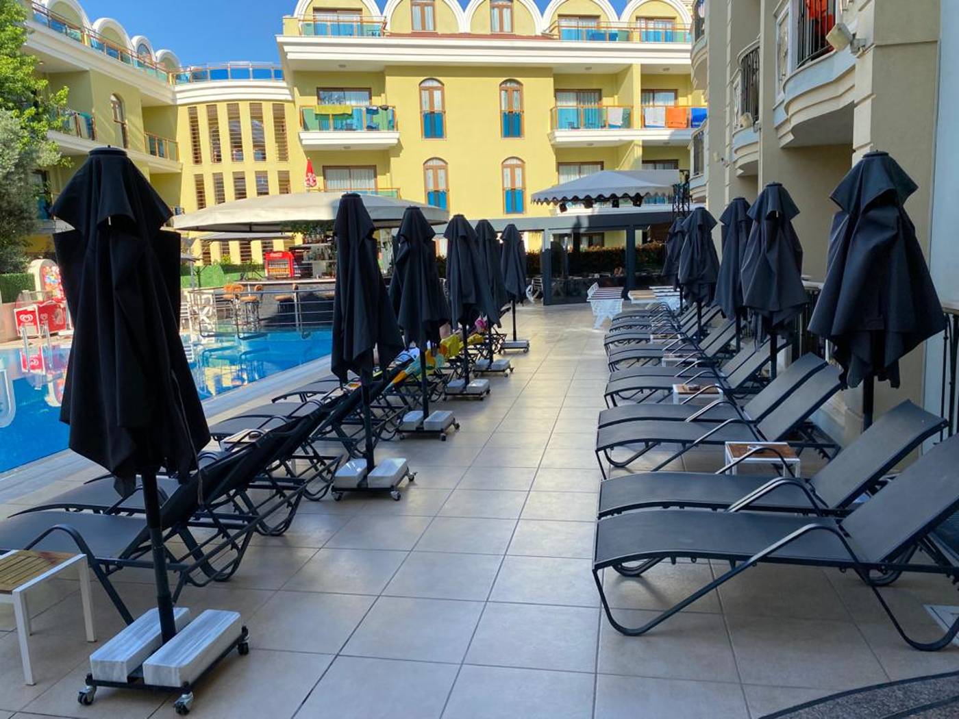 Club-Karakas-Pool-19