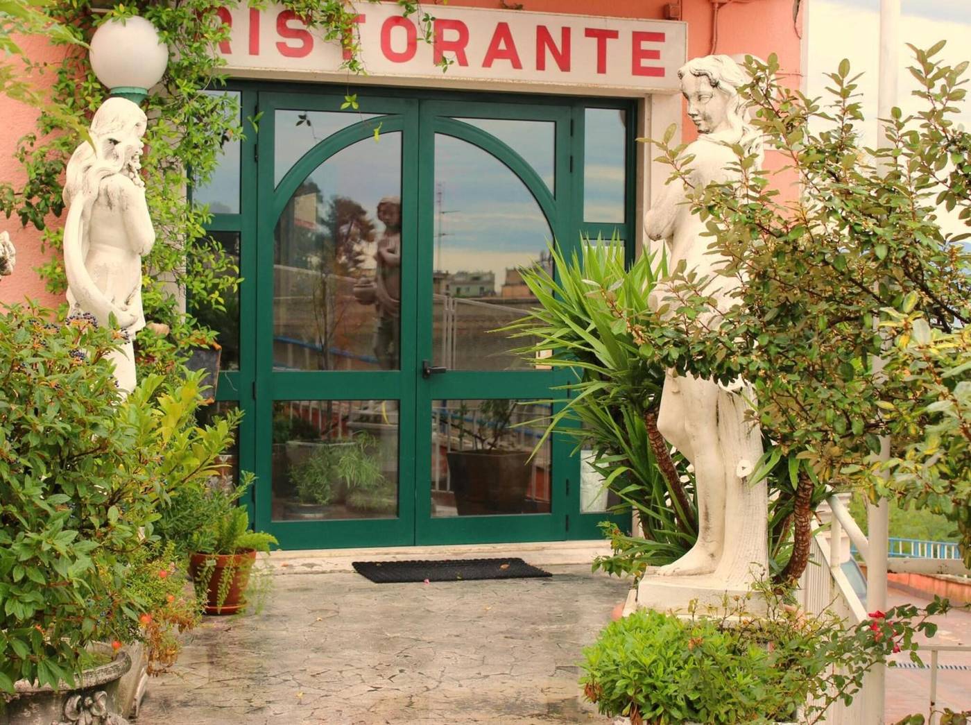 Grande-Albergo-Abruzzo-General-view-1