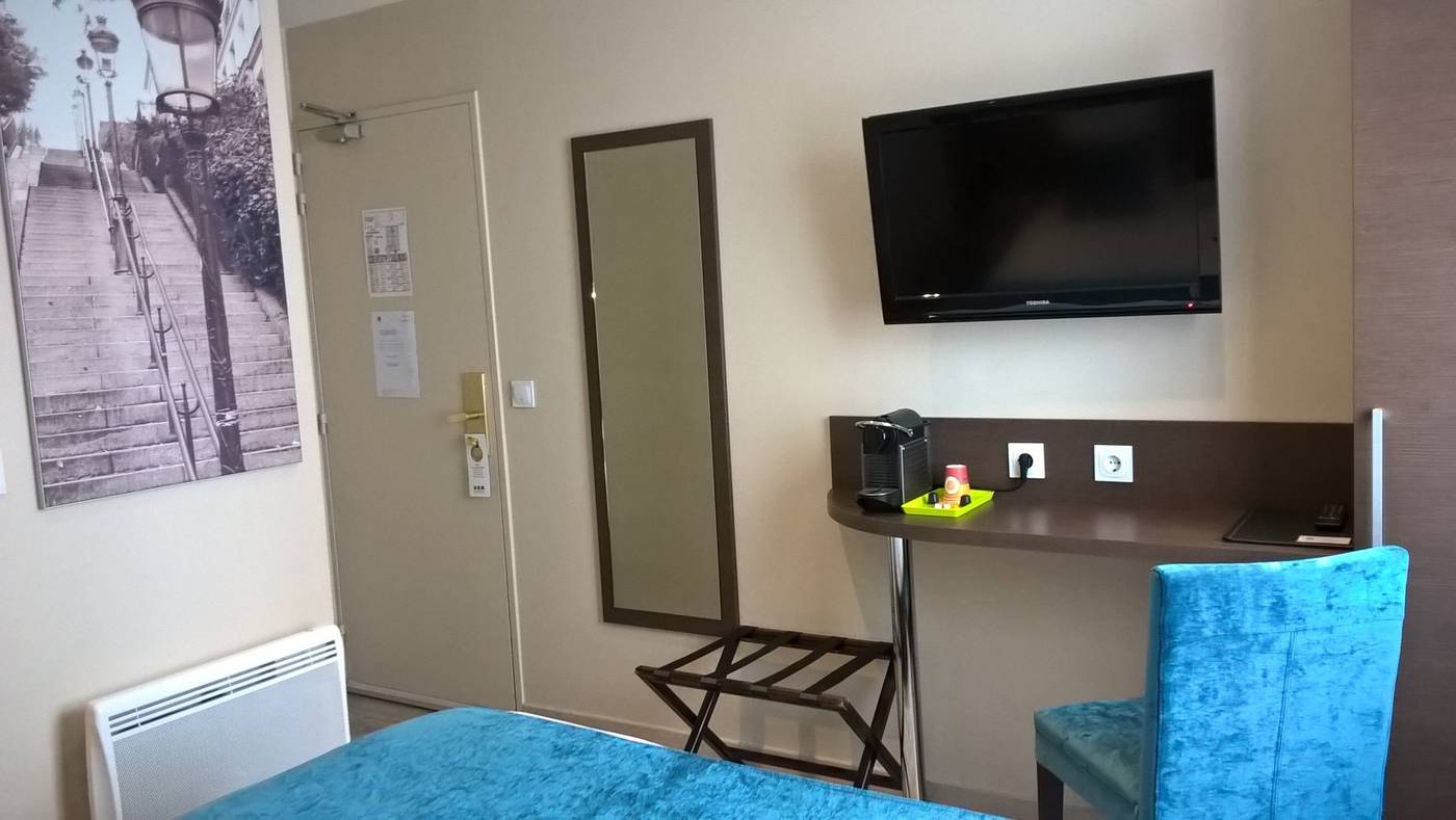 Comfort-Hotel-Lamarck-Room-28