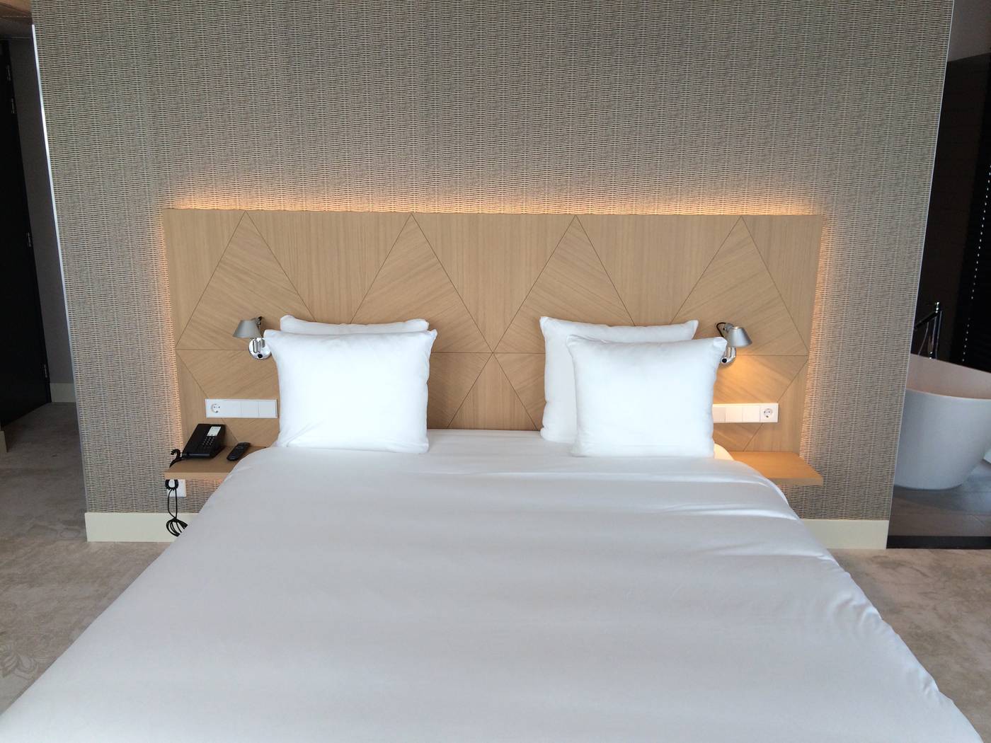 Amadi-Panorama-Hotel-Room-6