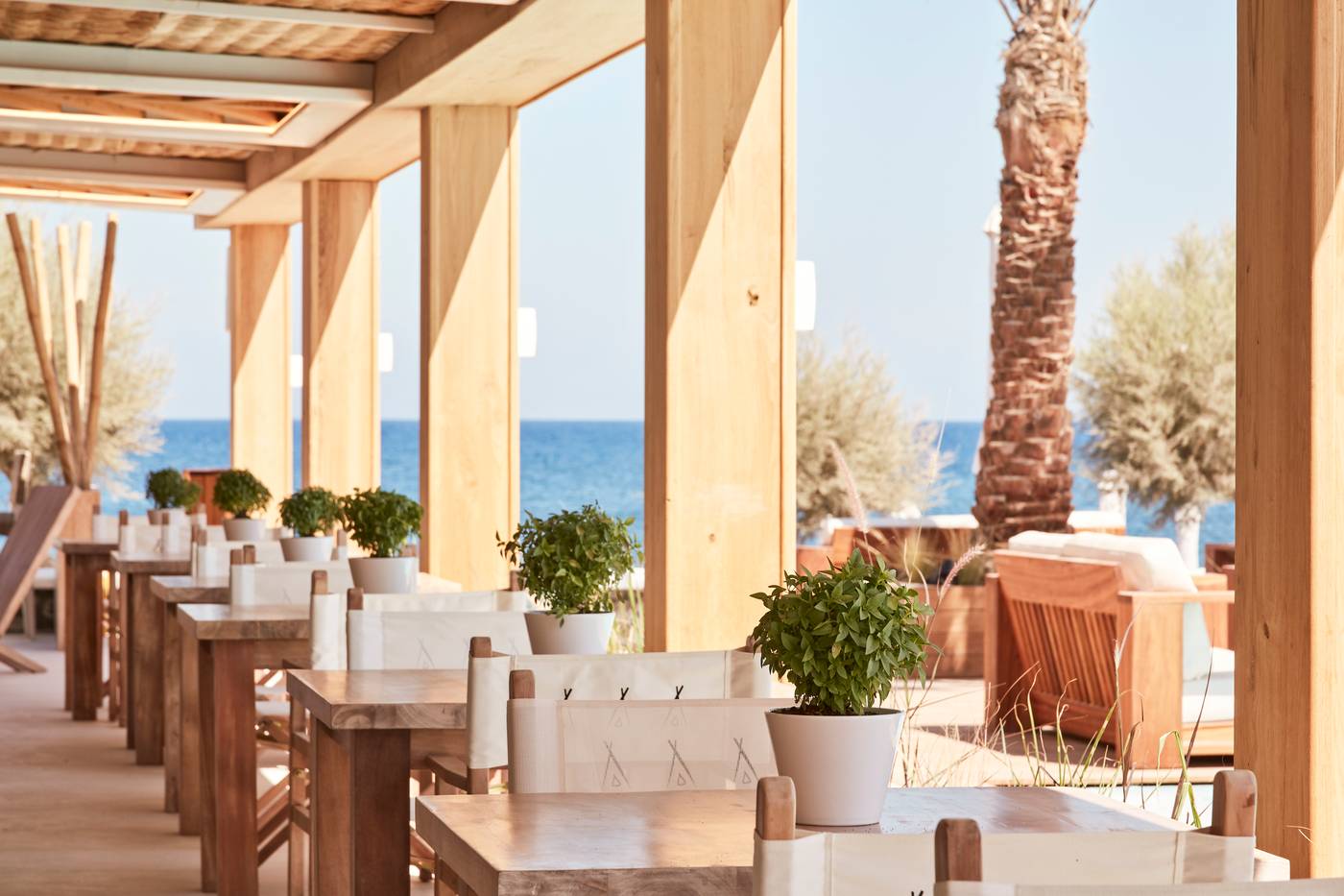 Mediterranean-Beach-Restaurant-46