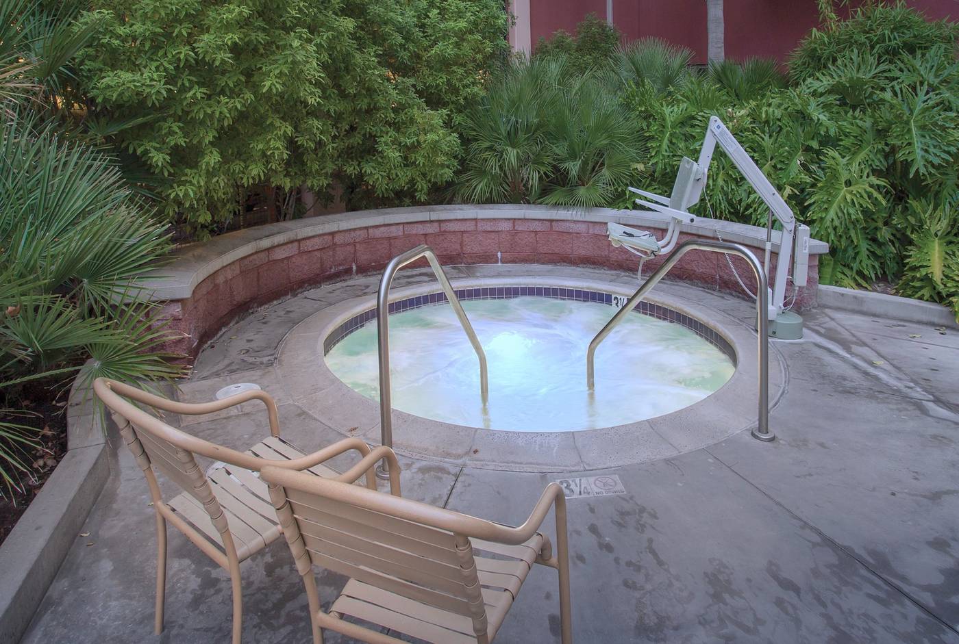 WorldMark-Anaheim-Pool-8