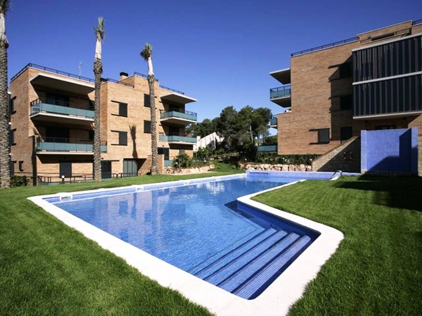 Pierre---Vacances-Salou-Pool-3