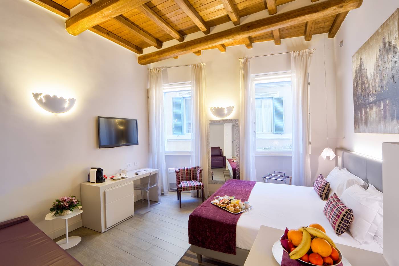 Trevi-Palace-Luxury-Inn-Room-11