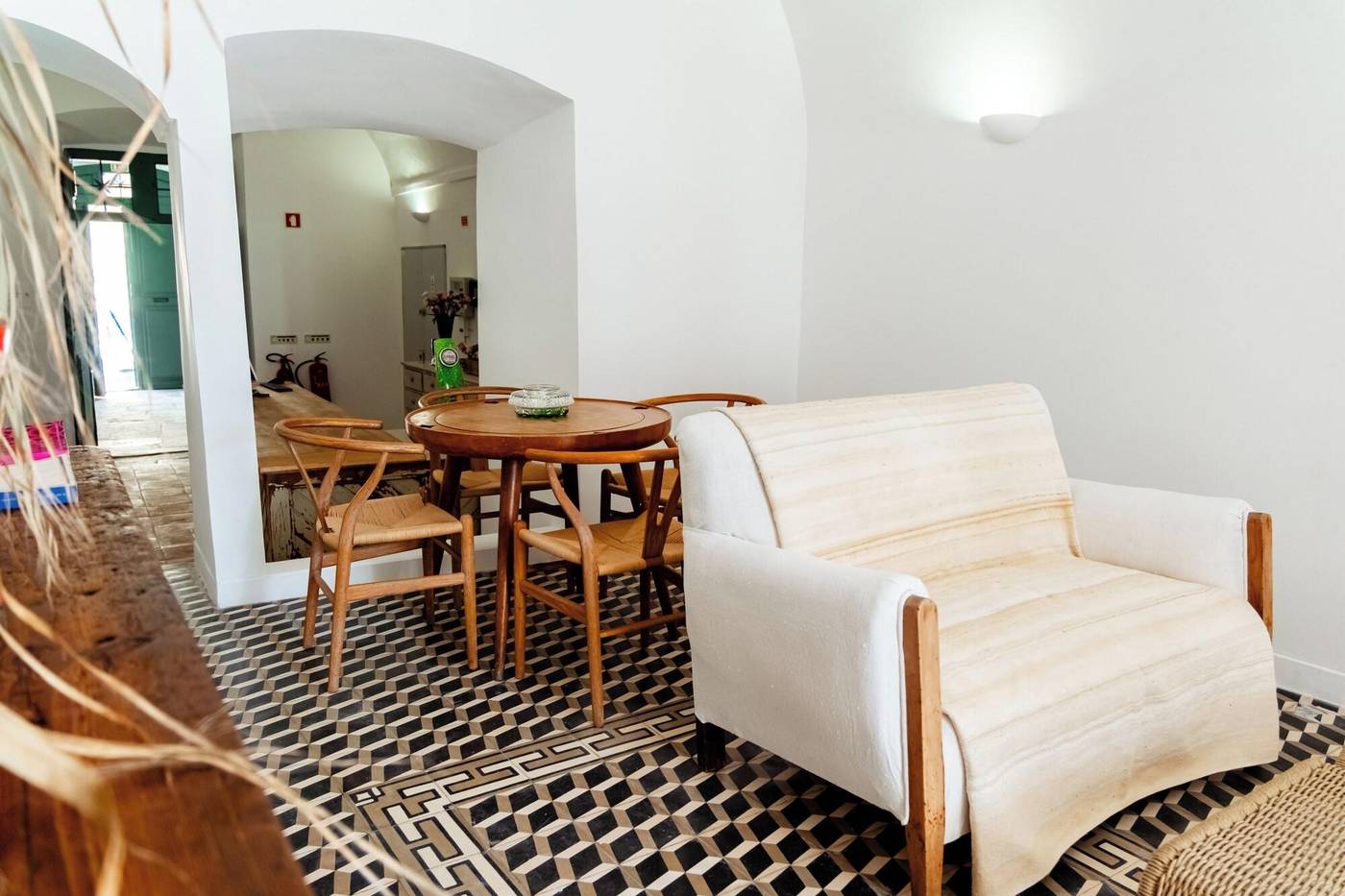 Amada Moura-Portugal-Moura-Lobby-5