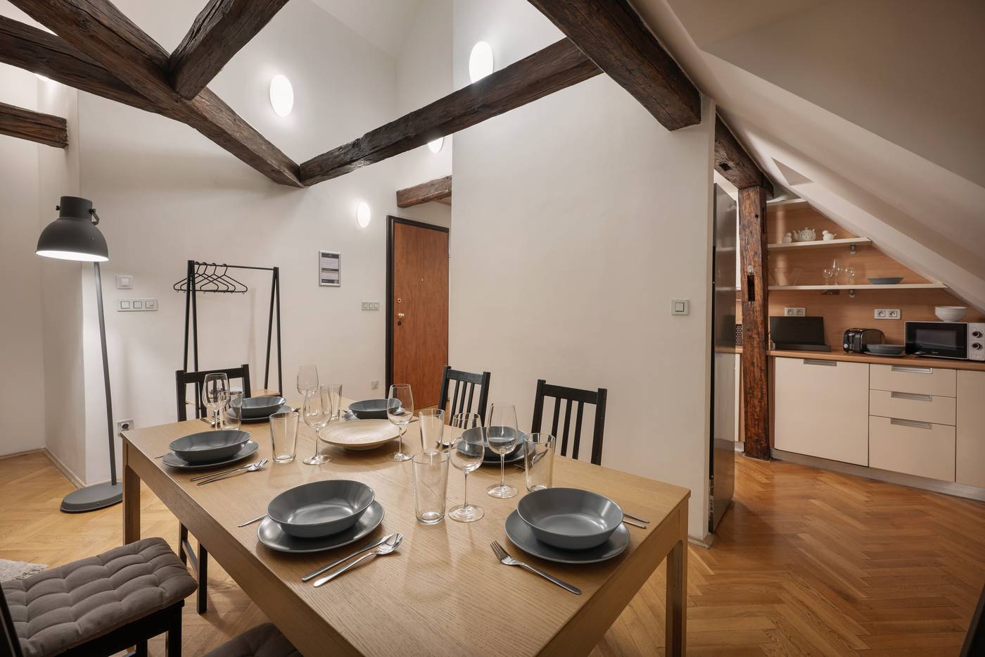 Boutique-Apartments-White-Swan-Room-10