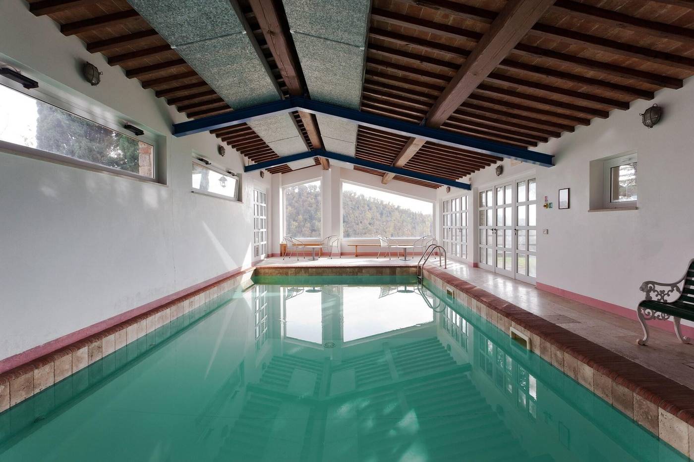 Castello-Di-Spaltenna-Pool-52