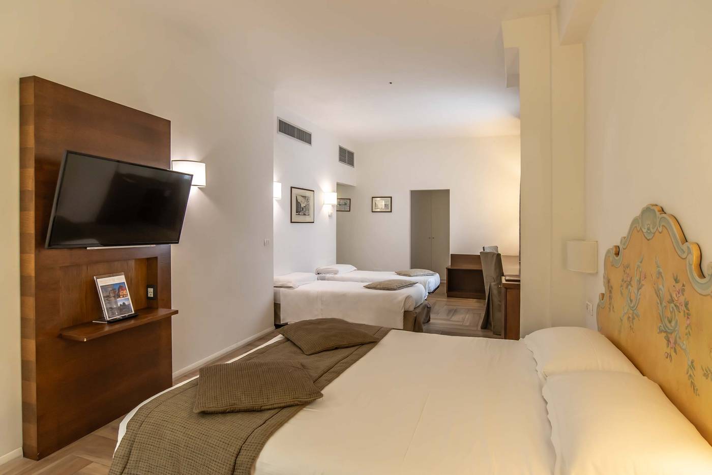 Machiavelli-Palace-Room-41