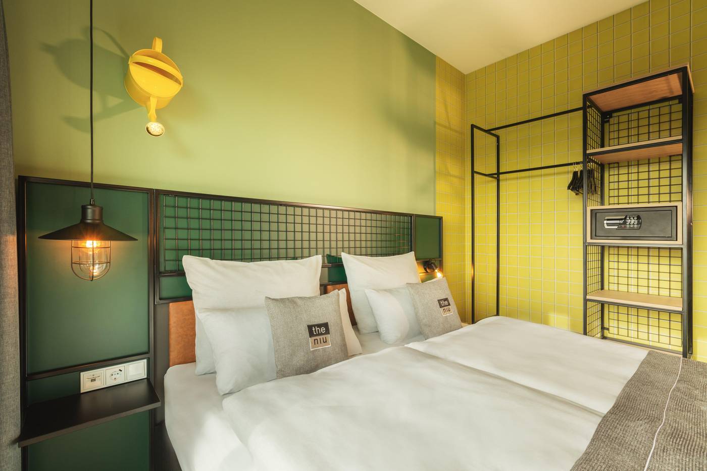 the-niu-Dwarf-Room-23