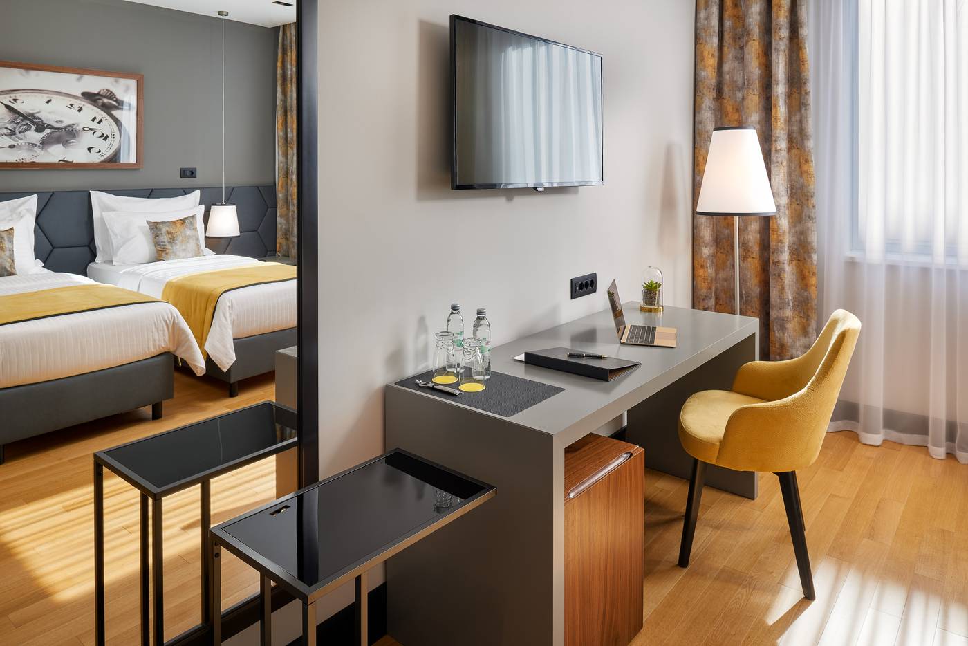 Sia-Split-Hotel-Room-5