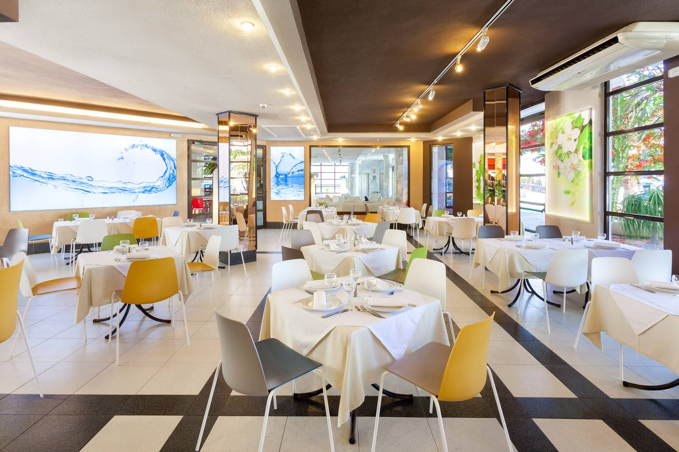 Aguamar-Apartments-Restaurant-15