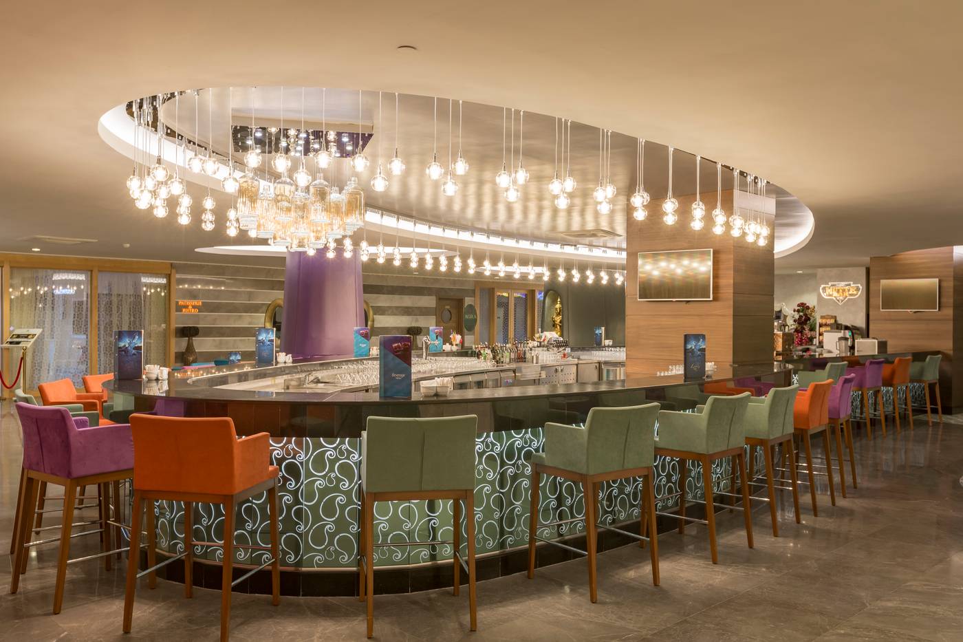 Royal-Taj-Mahal-Bar-52