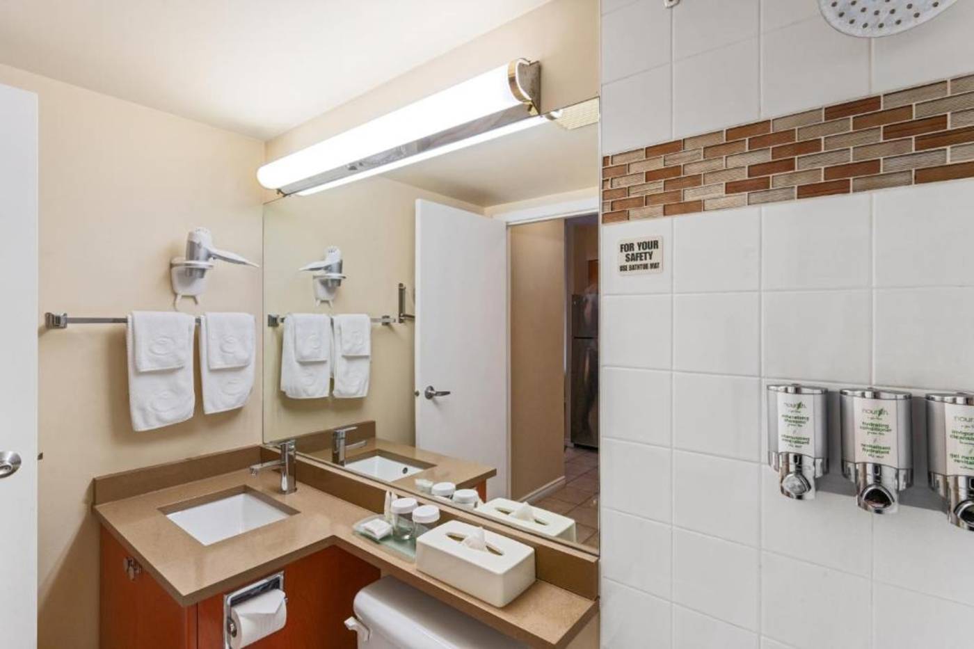 Executive Hotel Vancouver Airport-Canada-RICHMOND-Room-10