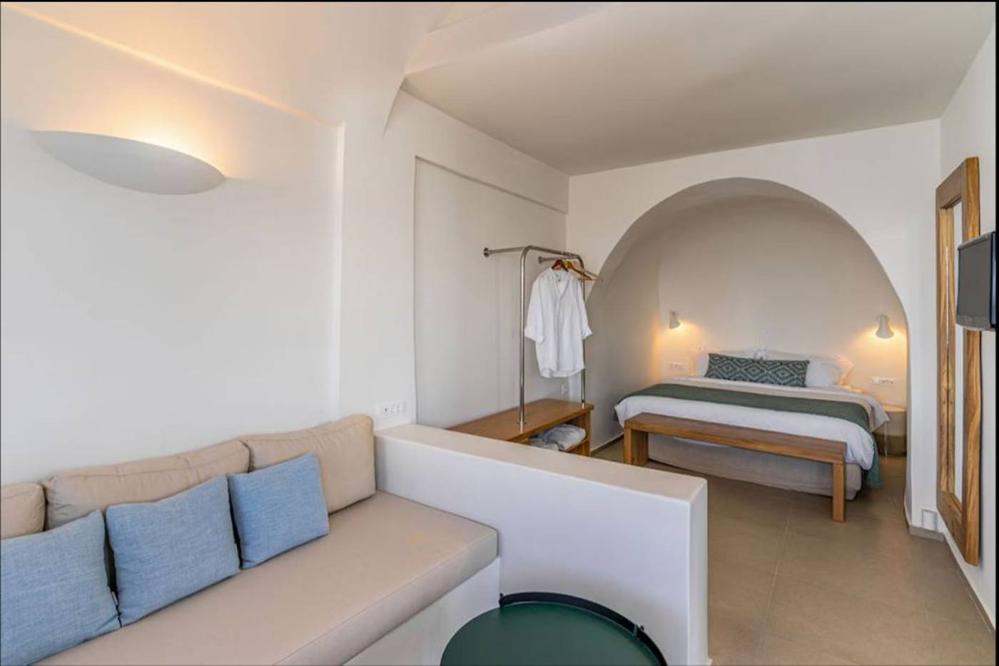 Panorama-Santorini-Boutique-Hotel-Room-9