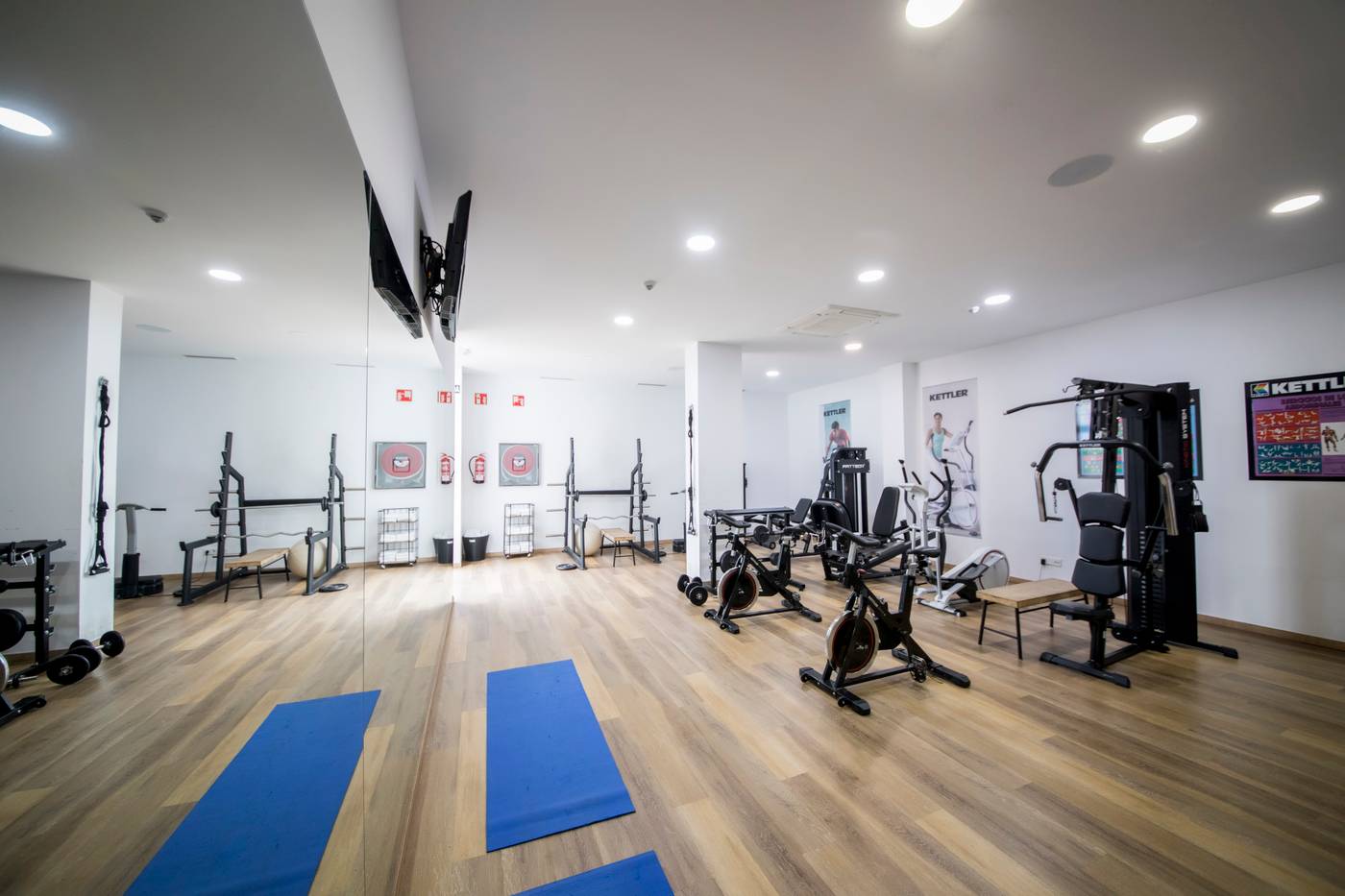 Cap-Negret-Sports-and-Entertainment-51