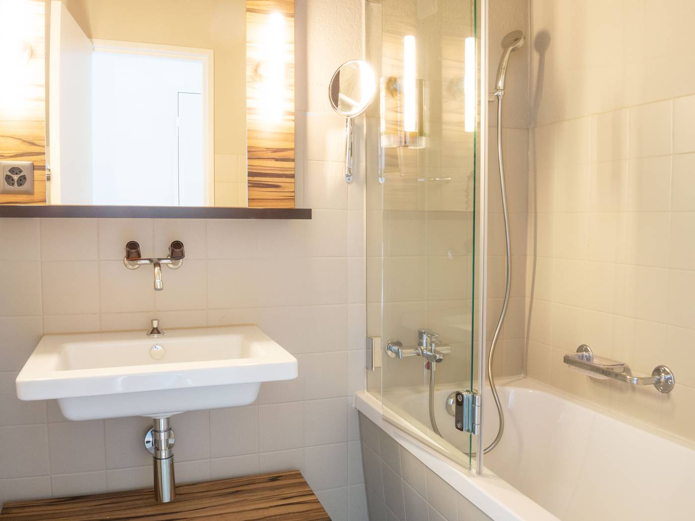 Hotel Seeburg-Switzerland-LUZERN-Room-10